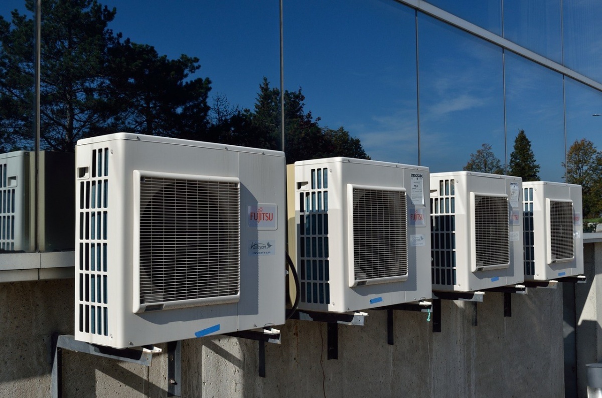 Air conditioning units